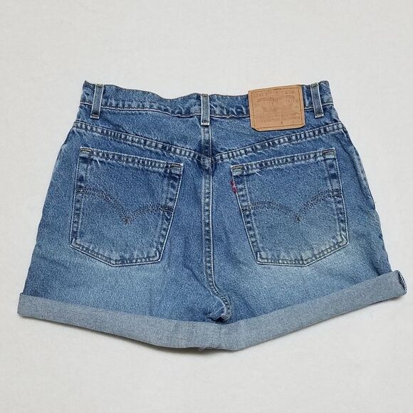 VINTAGE Levi's USA Made Stone Wash Cuffed Shorts - Picture 7 of 12